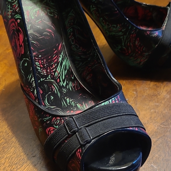 Iron Fist Black and Red Patterned Heels - Picture 2 of 11